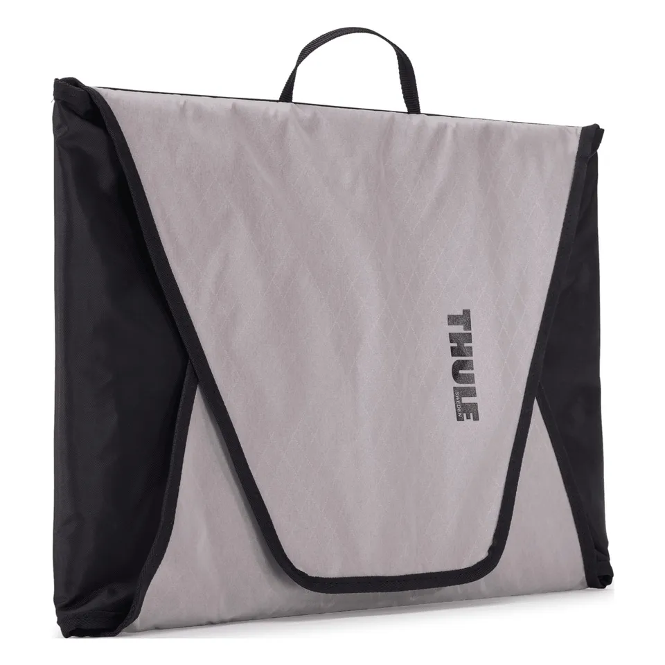 thule-garment-folder-white-travel-accessory-for-wrinkle-free-clothes image 1