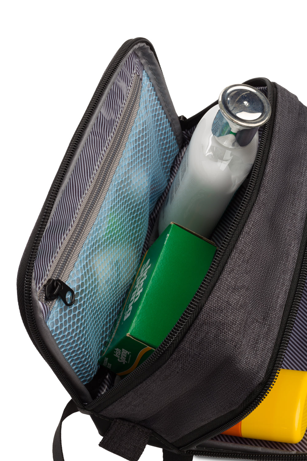 swissgear-dual-compartment-dopp-kit image 8