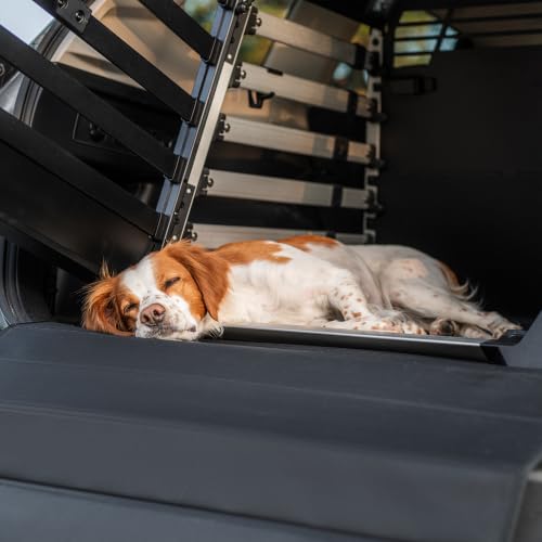thule-allax-dog-mat-wide-non-slip-silicone-dog-crate-mat-for-comfortable-car-rid image 8