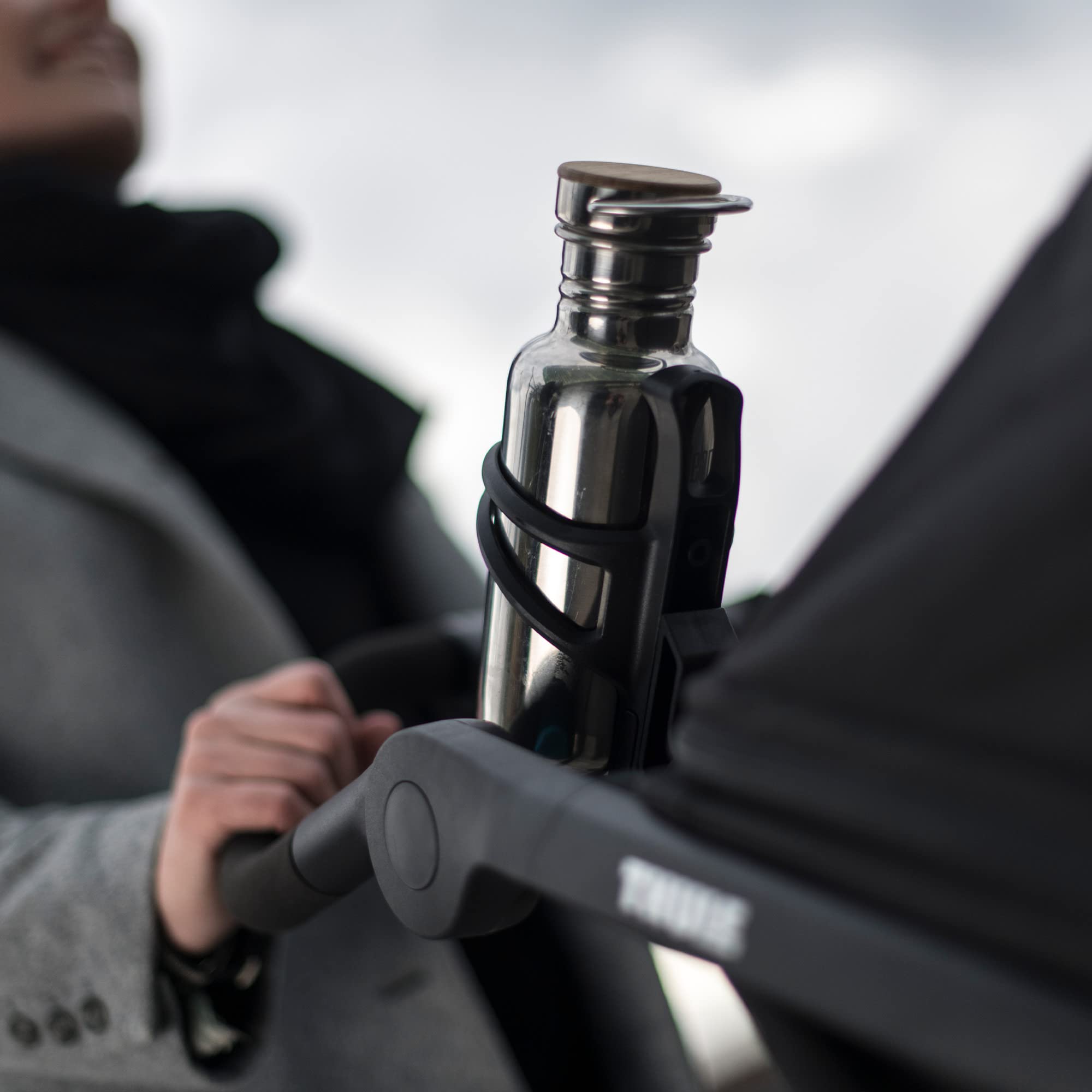 thule-stroller-cup-holder-bottle-cage-for-thule-child-carriers-black image 4