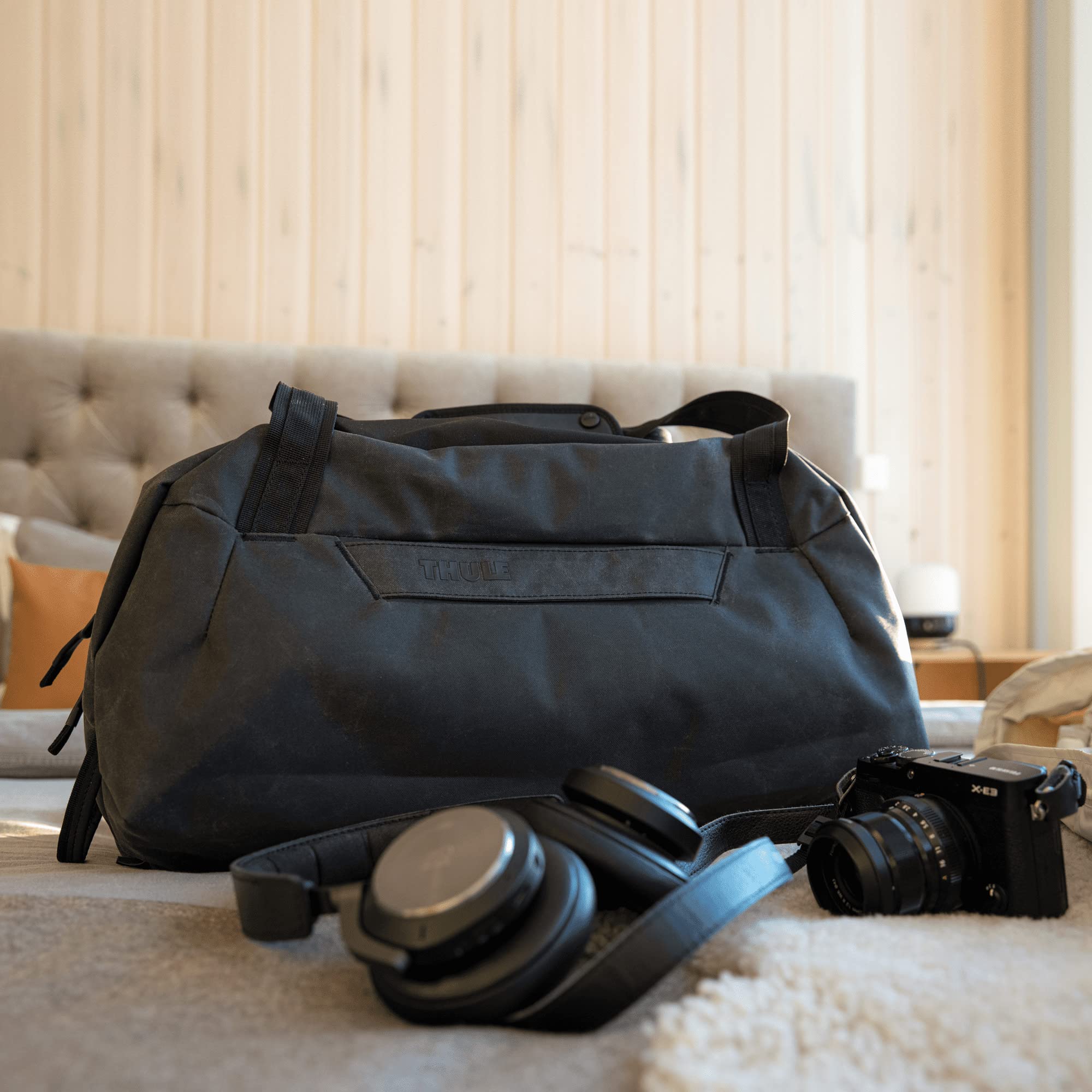 thule-aion-duffel-bag-35l-waxed-canvas-carry-on-with-split-packing-and-laptop-pr image 5
