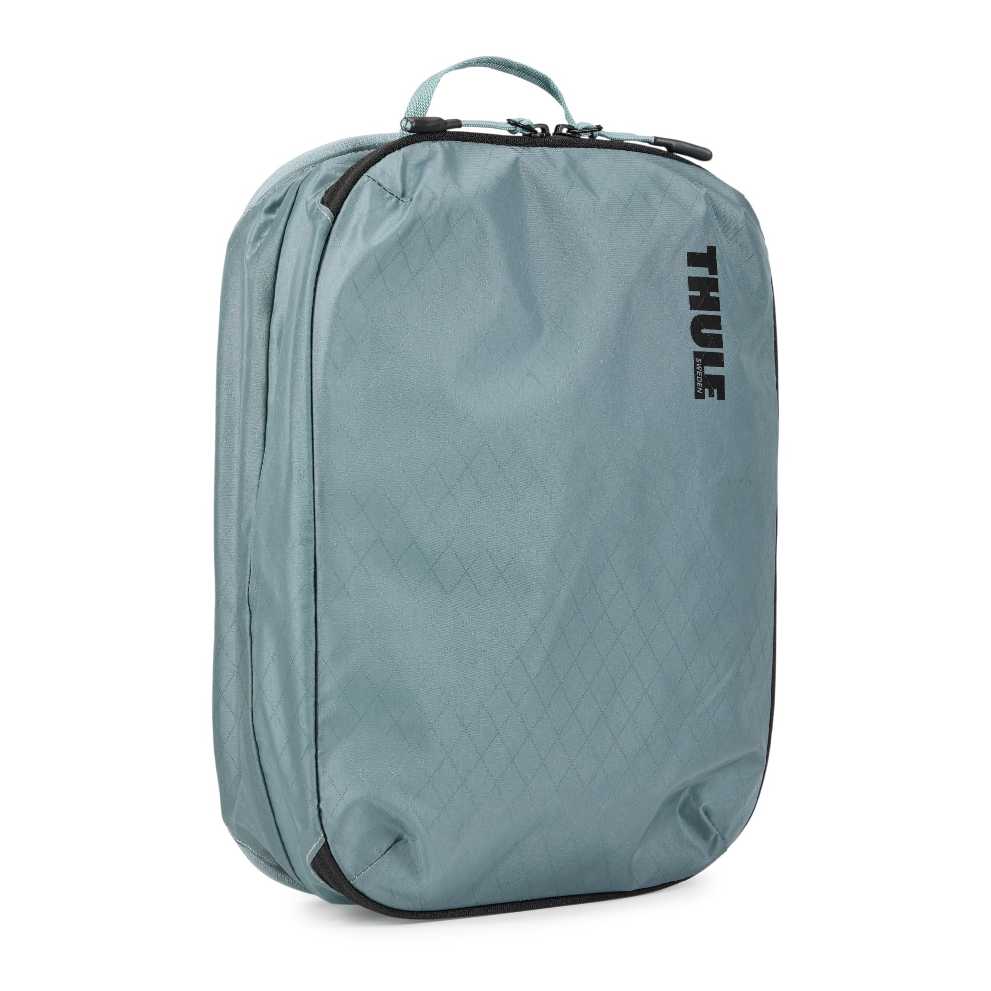 thule-clean-dirty-packing-cube-soft-green-semi-transparent-with-tpu-divider image 8