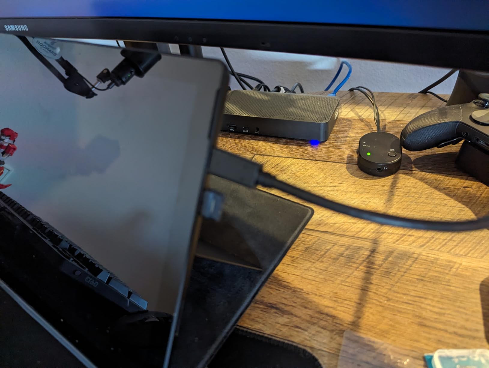 Great dock for dual monitors