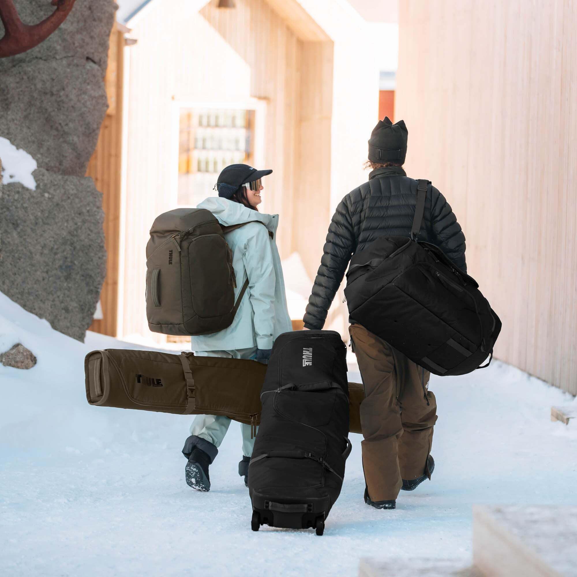 thule-roundtrip-45l-boot-backpack-ski-snowboard-boot-storage-fits-up-to-eu-47 image 5