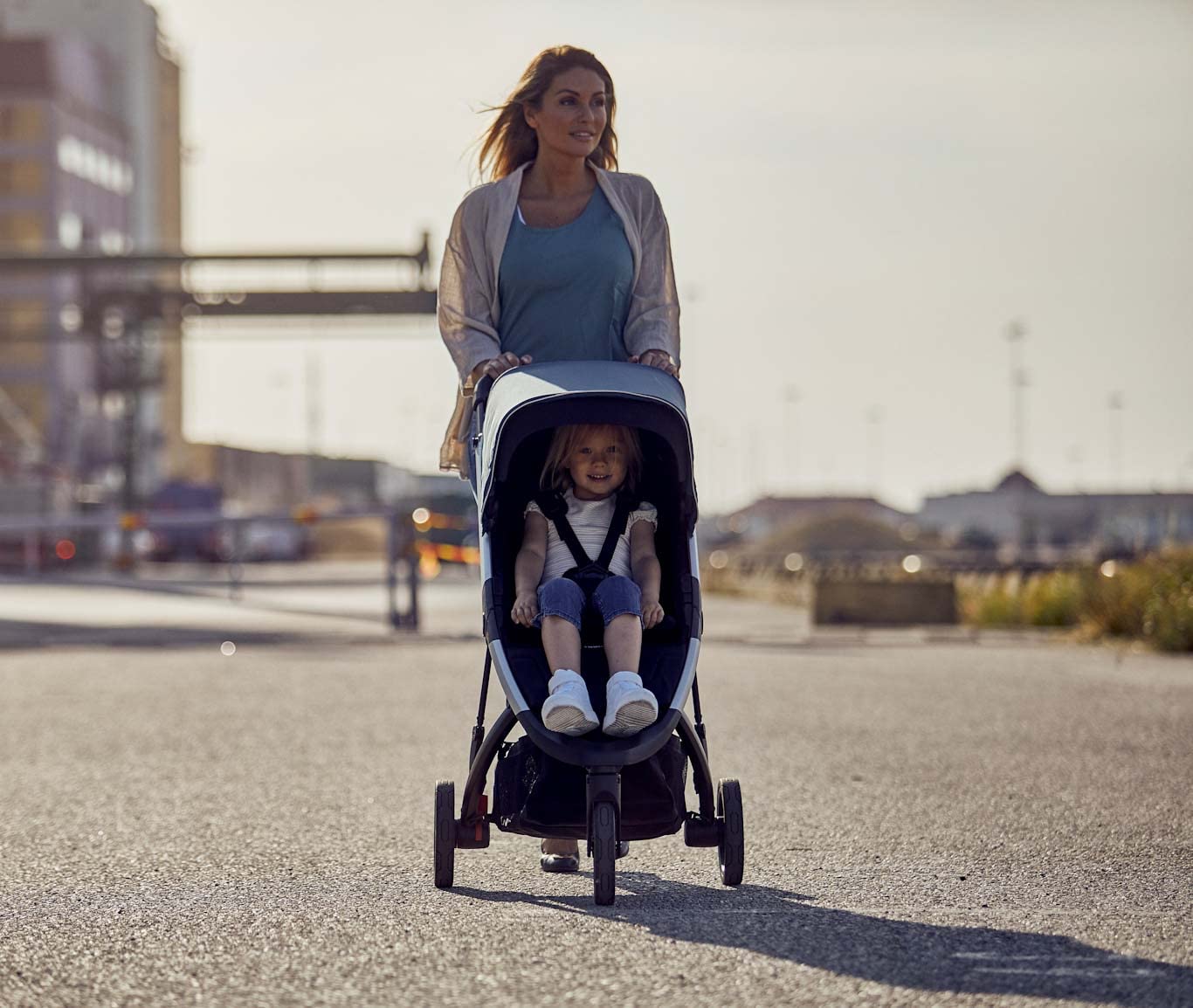 thule-spring-compact-stroller-lightweight-3-wheel-one-hand-fold-upf-50-canopy image 7