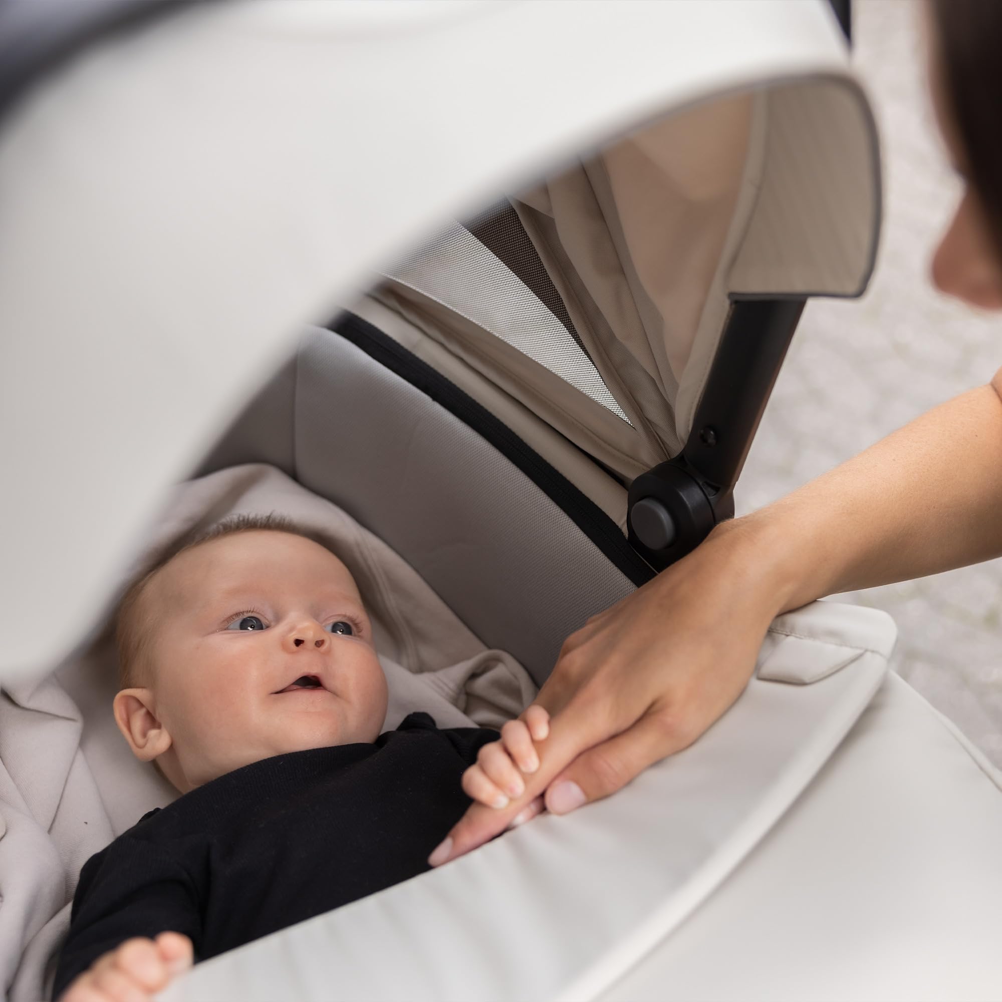 thule-bassinet-with-extendable-canopy-for-glide-3-urban-glide-3-sleek-2-spring-2 image 5