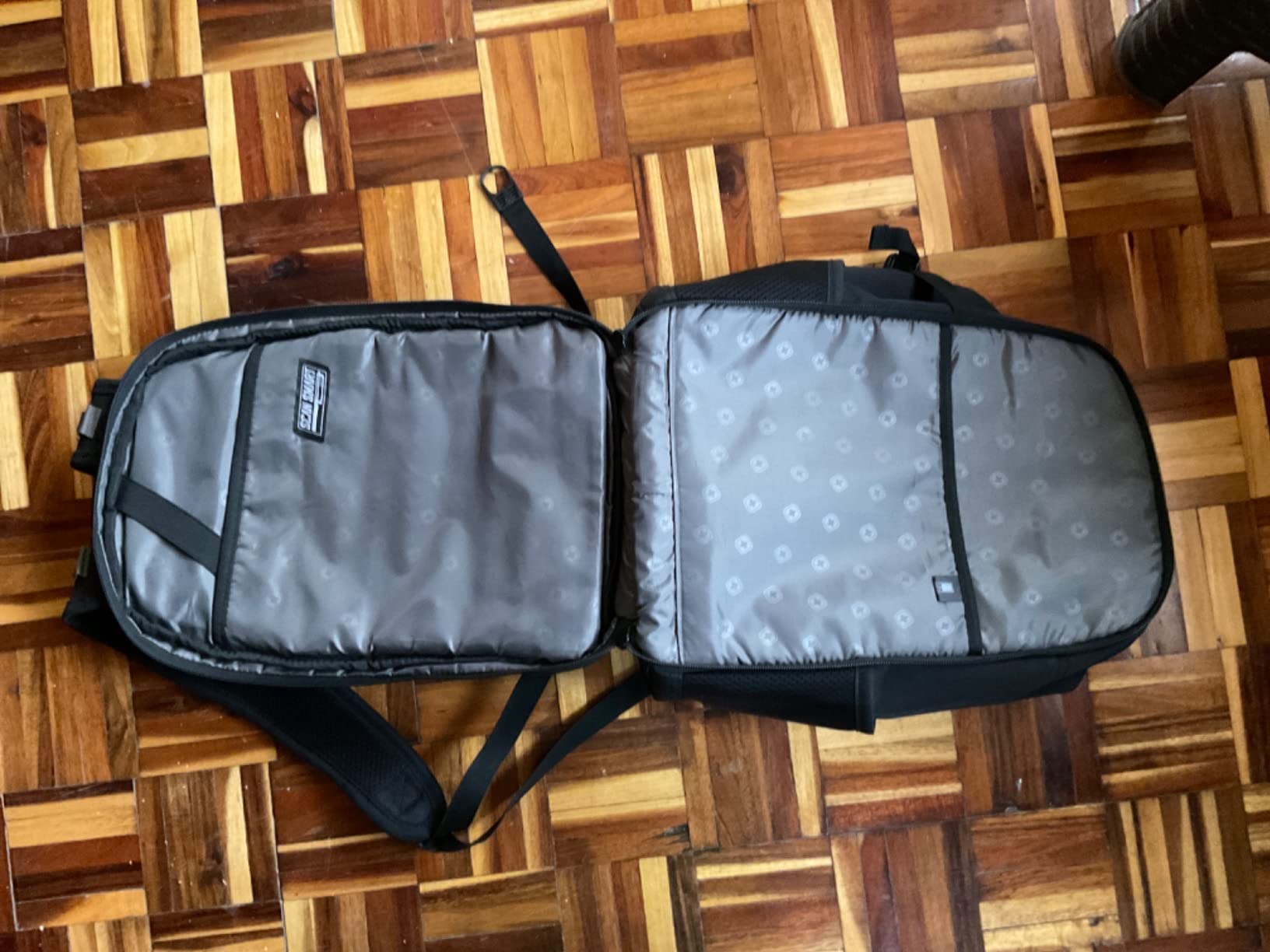 Good backpack with minor flaws