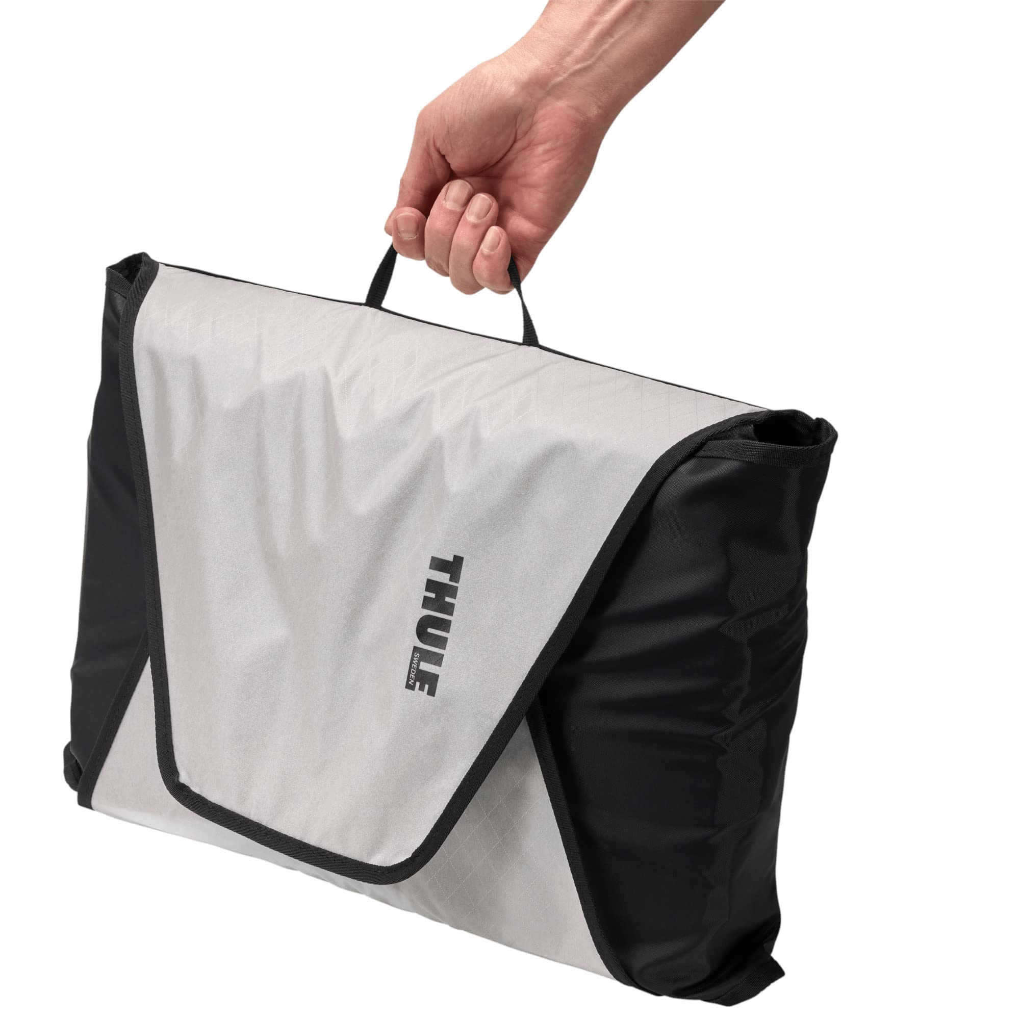 thule-garment-folder-white-travel-accessory-for-wrinkle-free-clothes image 4