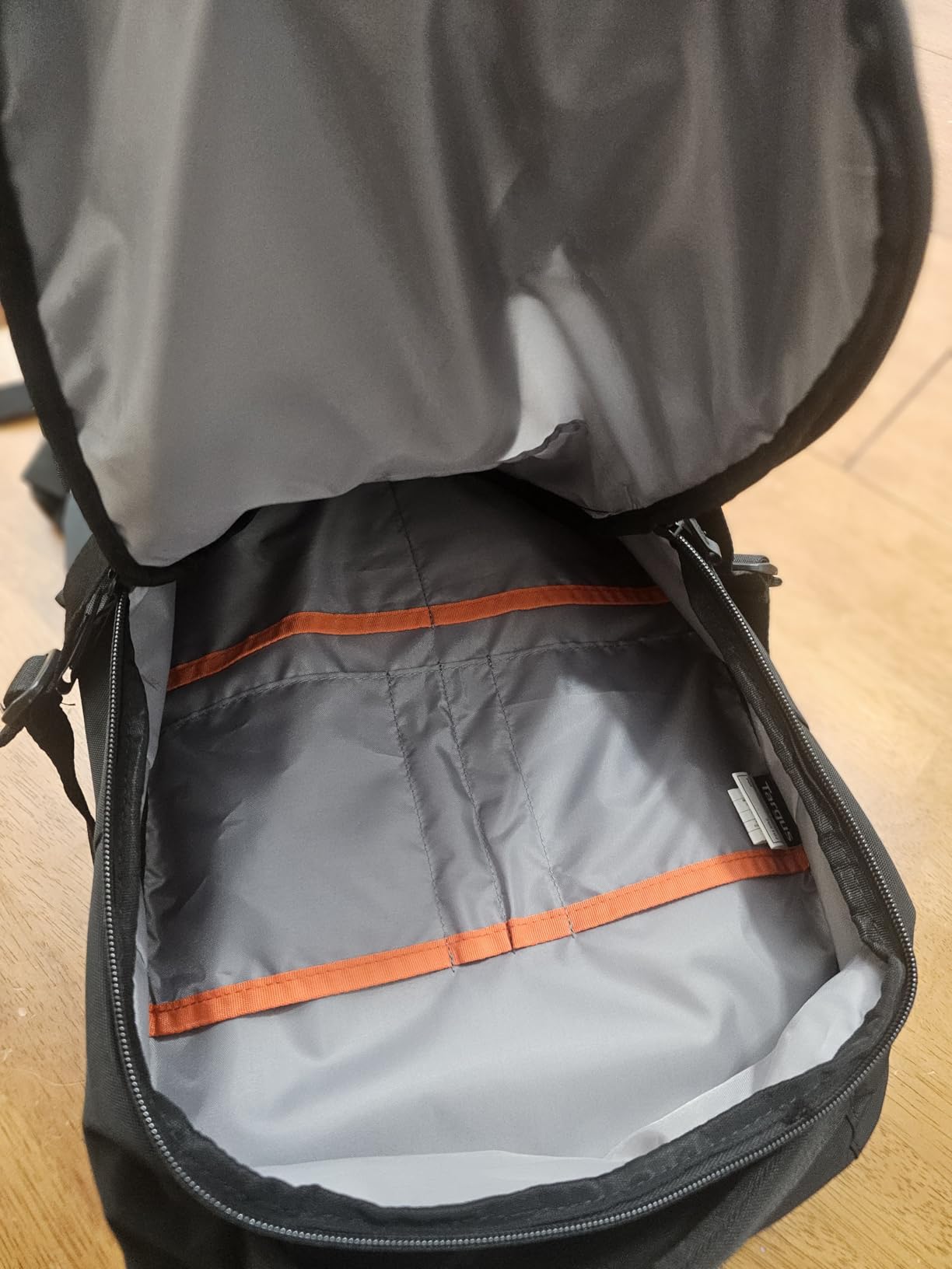 Great bag, but zipper can be sticky