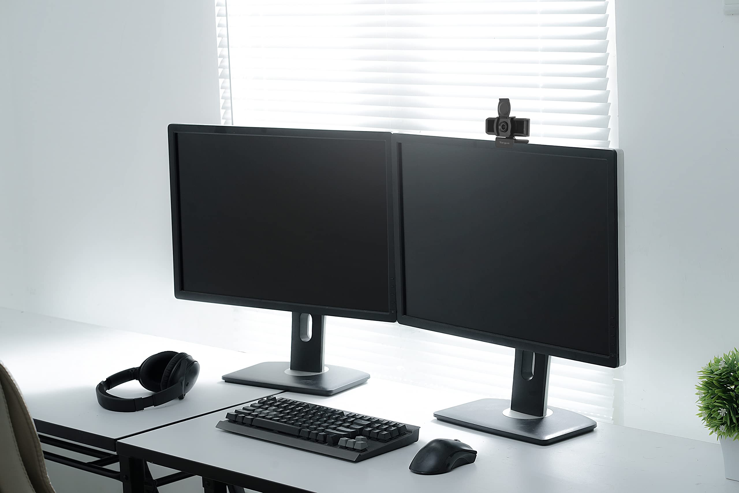 targus-hd-webcam-pro-1080p-manual-focus-360-rotation-black-avc041gl image 5