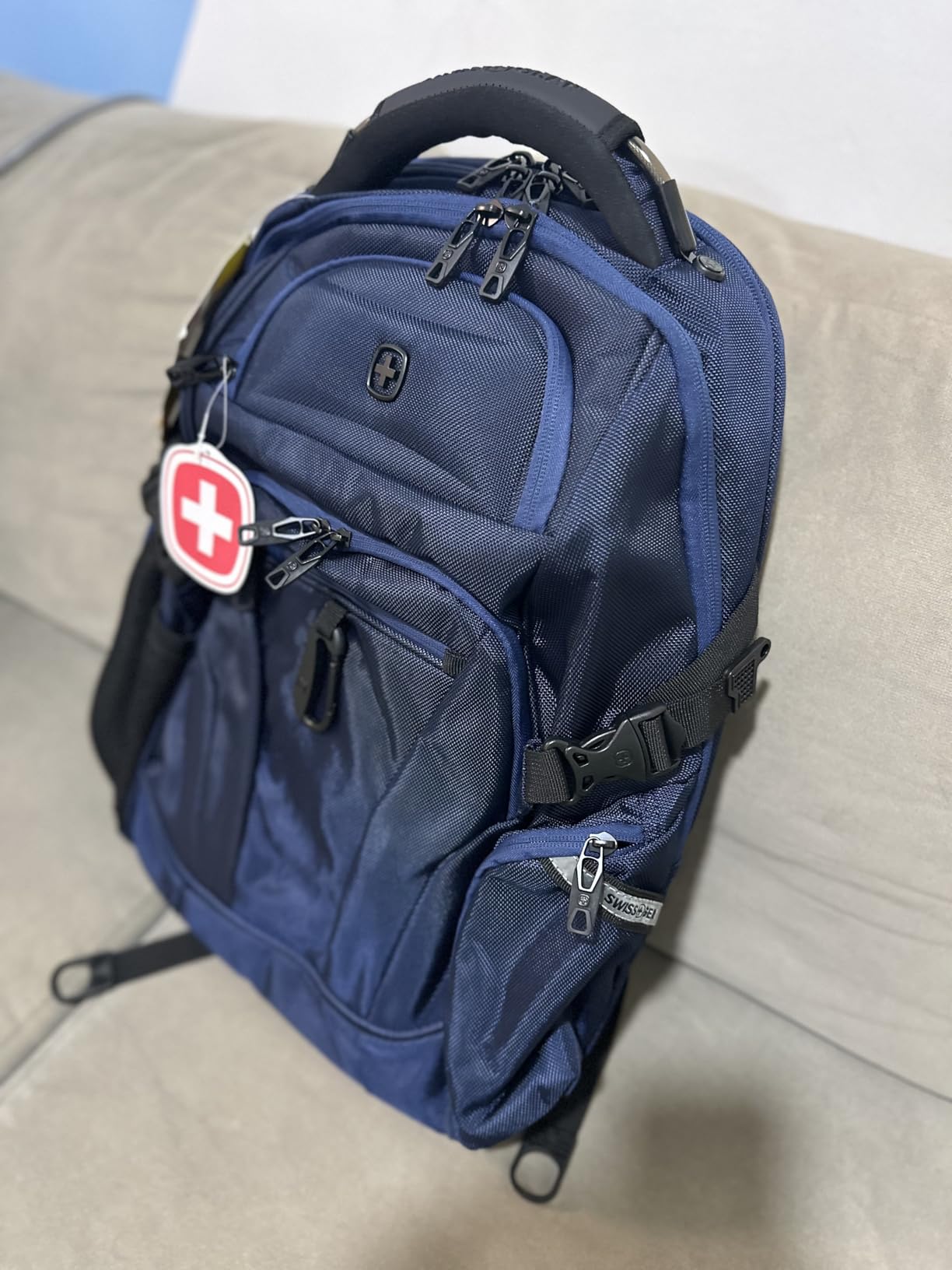 Great backpack, but small details