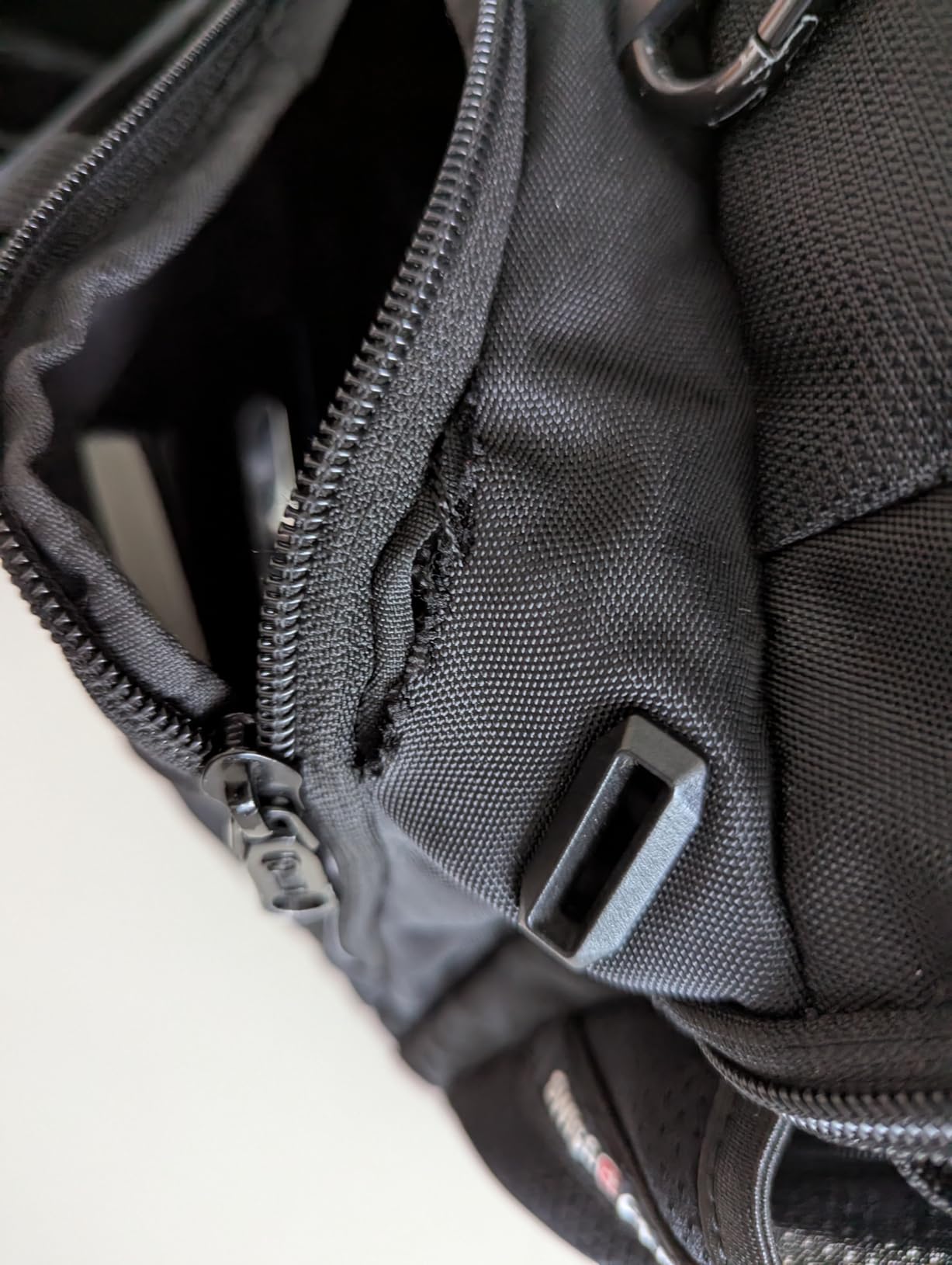 Nice bag, but not enough padding for heavy loads