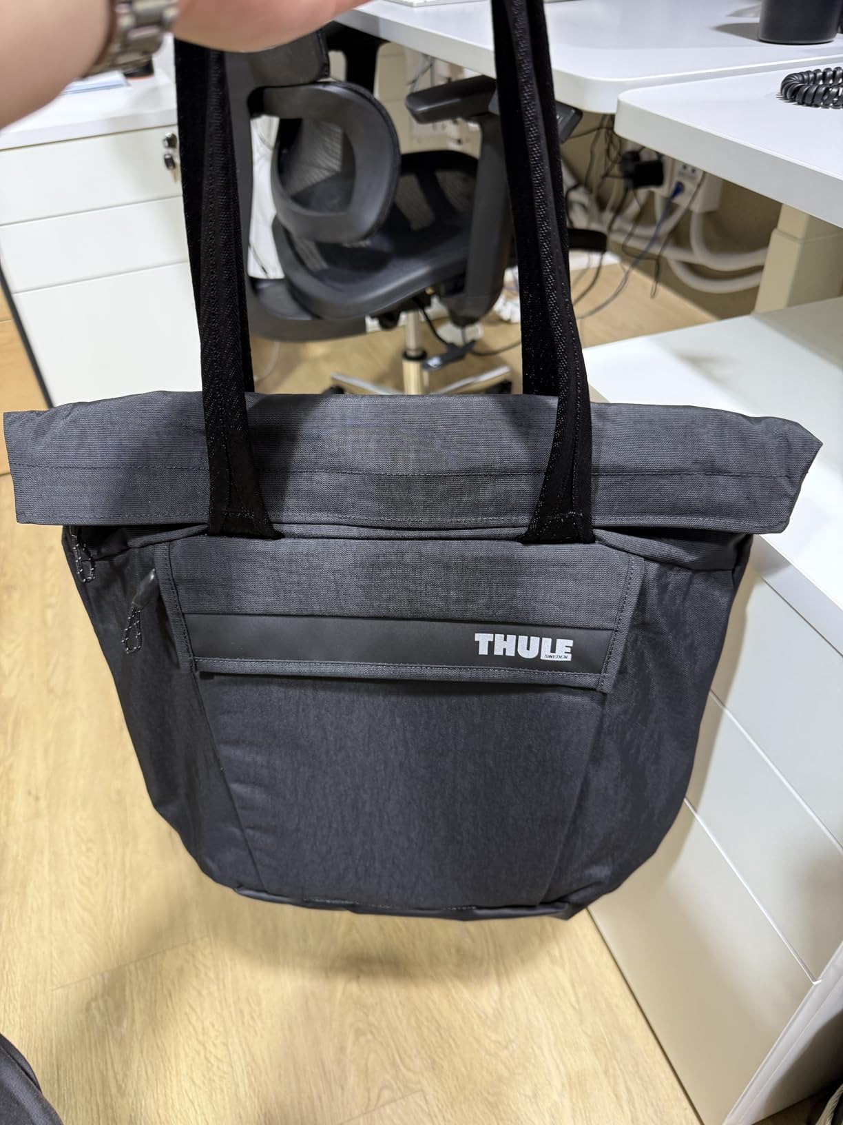 Great tote, but strap is thin