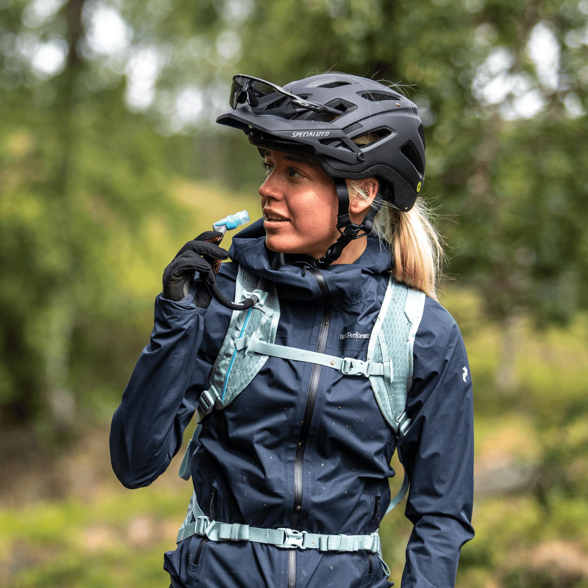 thule-vital-hydration-backpack-with-hydrapak-reservoir-for-mountain-biking-3l-6l image 6