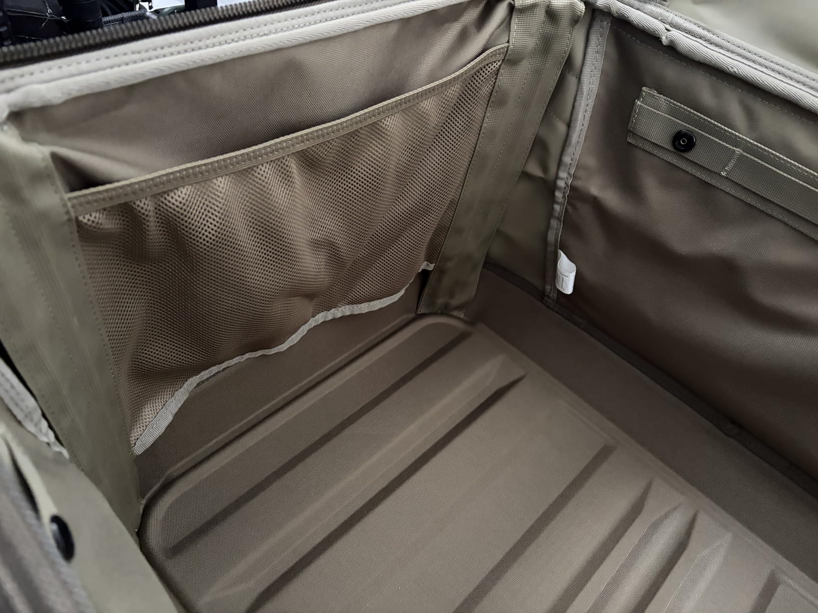 Great design, but handles could be better