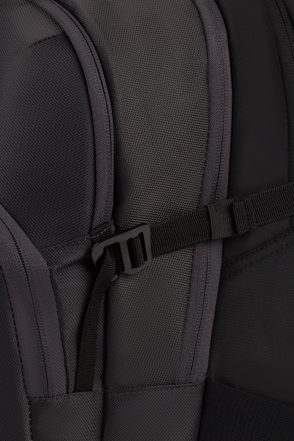 swissgear-fusion-pro-laptop-backpack-17-inch-laptop-capacity-felt-lined-eyewear- image 5
