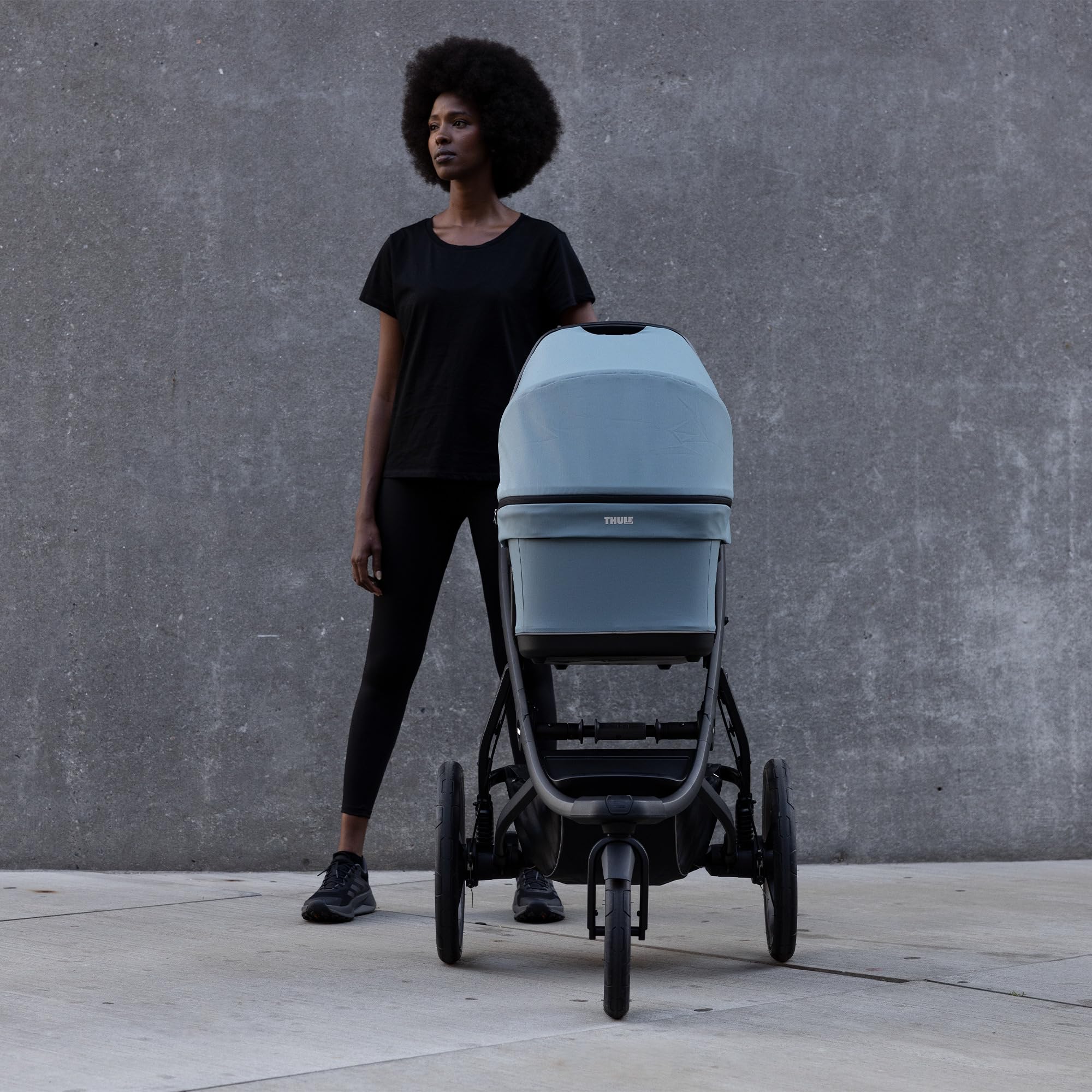 thule-bassinet-with-extendable-canopy-for-glide-3-urban-glide-3-sleek-2-spring-2 image 8