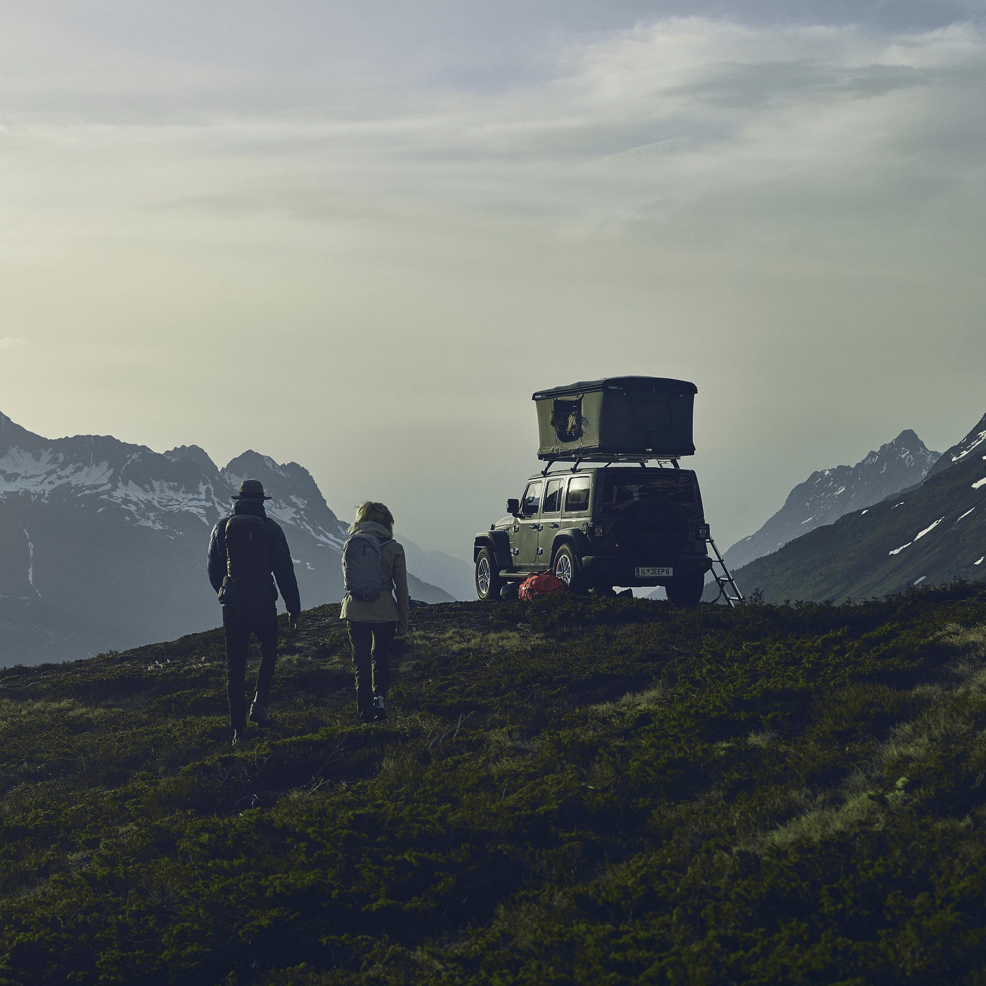 thule-basin-rooftop-tent-auto-deploys-converts-to-cargo-carrier-2-person image 7