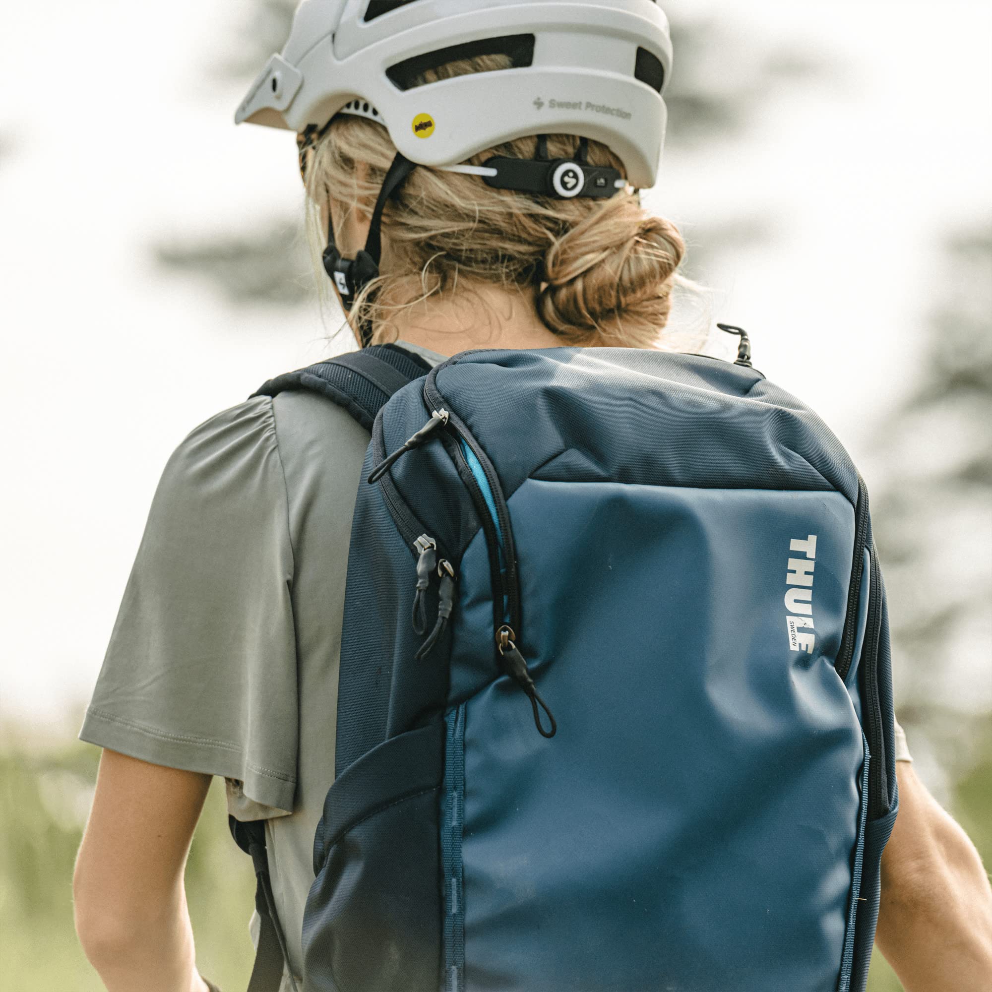 thule-chasm-backpack-26l-weather-resistant-adventure-travel-backpack-with-padded image 5