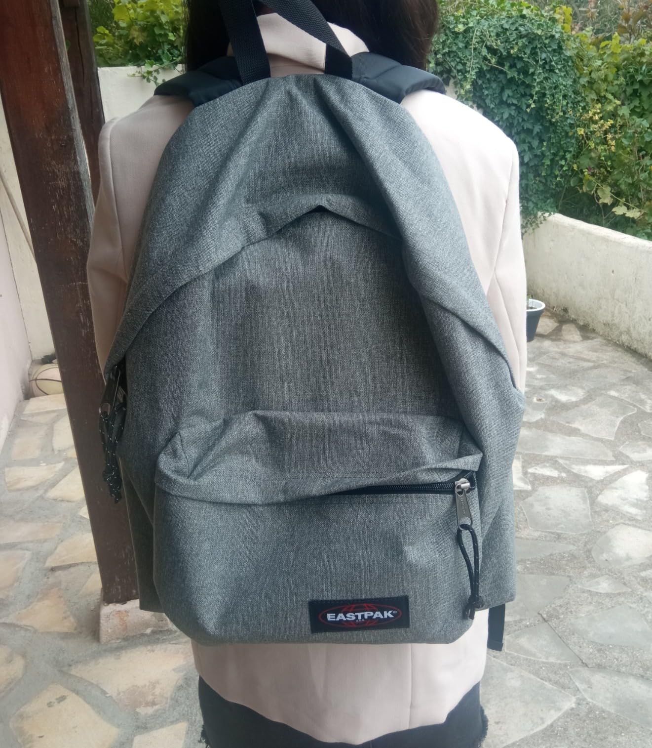 Nice backpack, but no side pockets