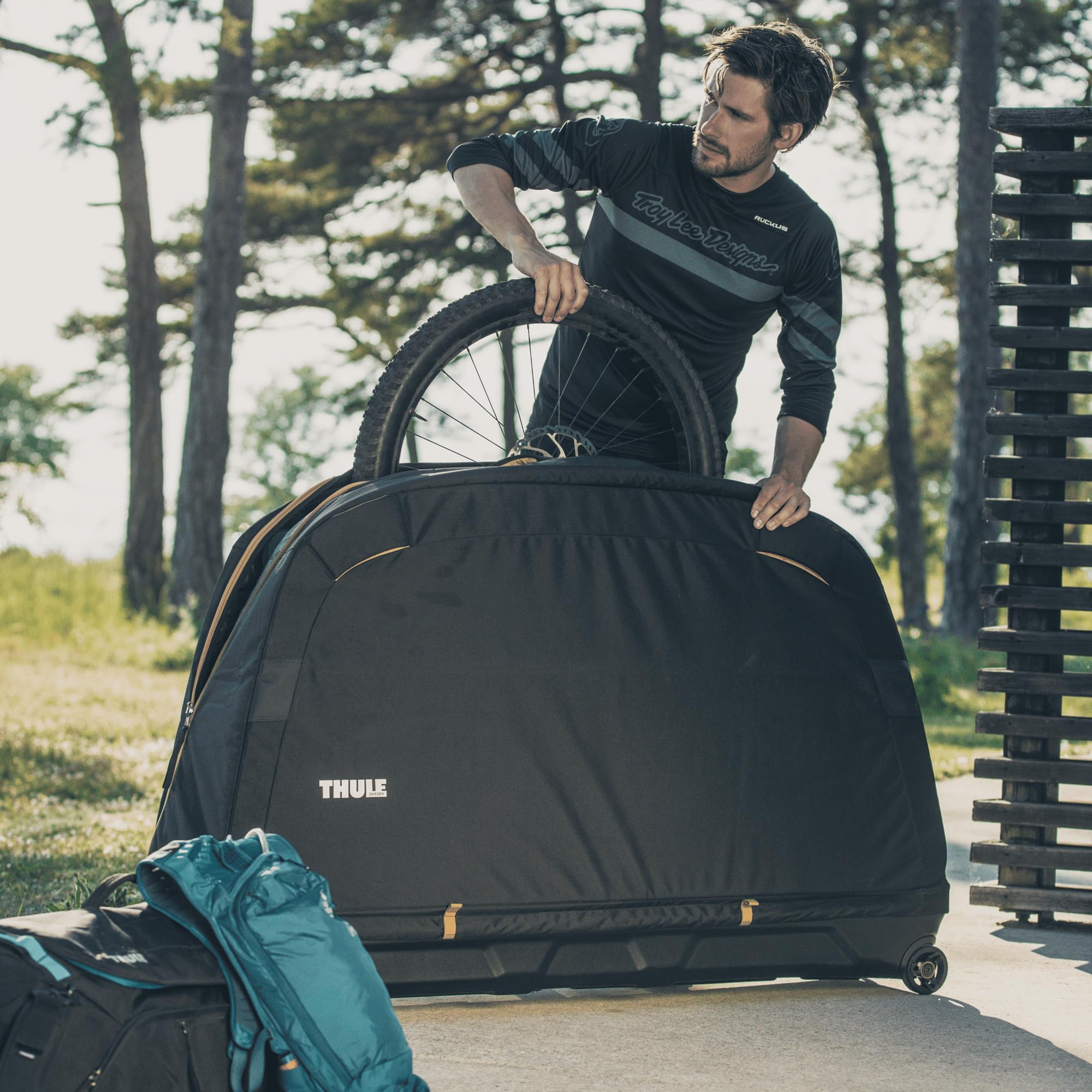 thule-roundtrip-mtb-bike-travel-case image 6