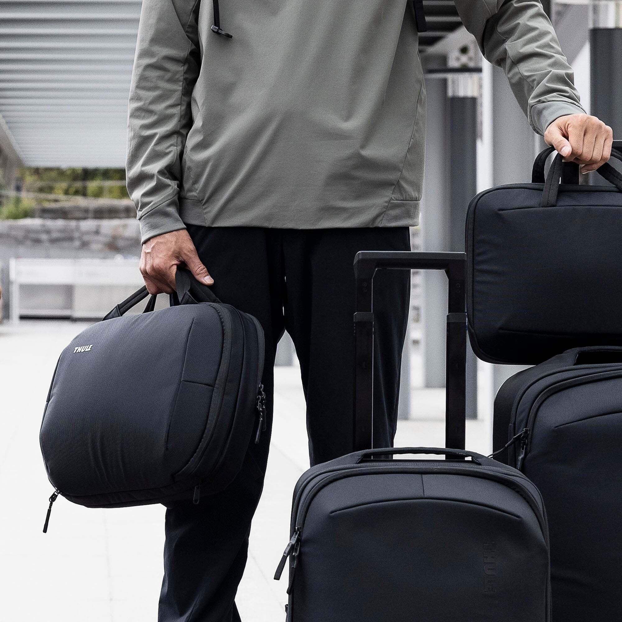 thule-subterra-2-hybrid-travel-bag-15l-23l-expandable-briefcase-backpack-black image 6