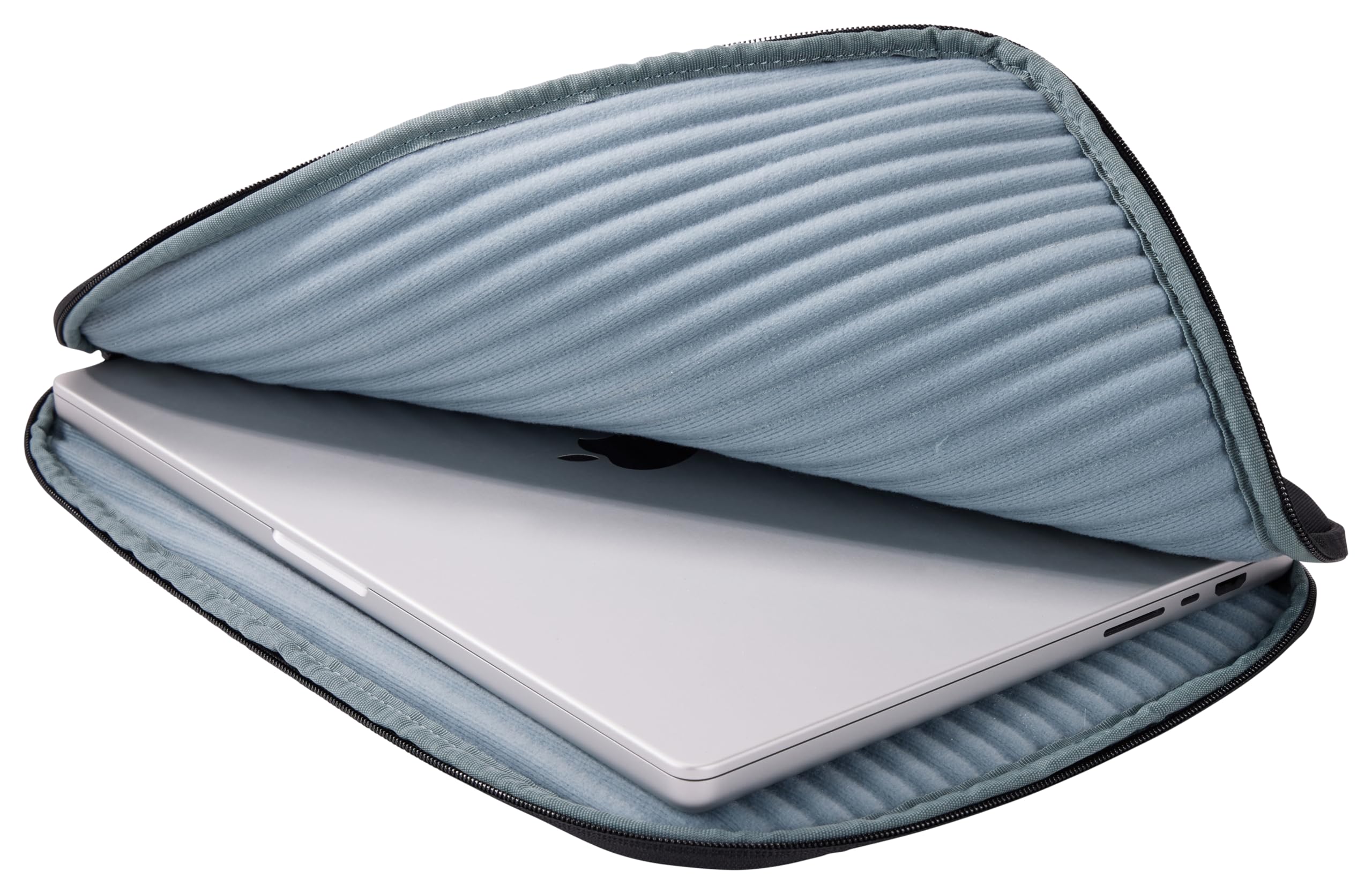 thule-subterra-macbook-sleeve-16-black image 5