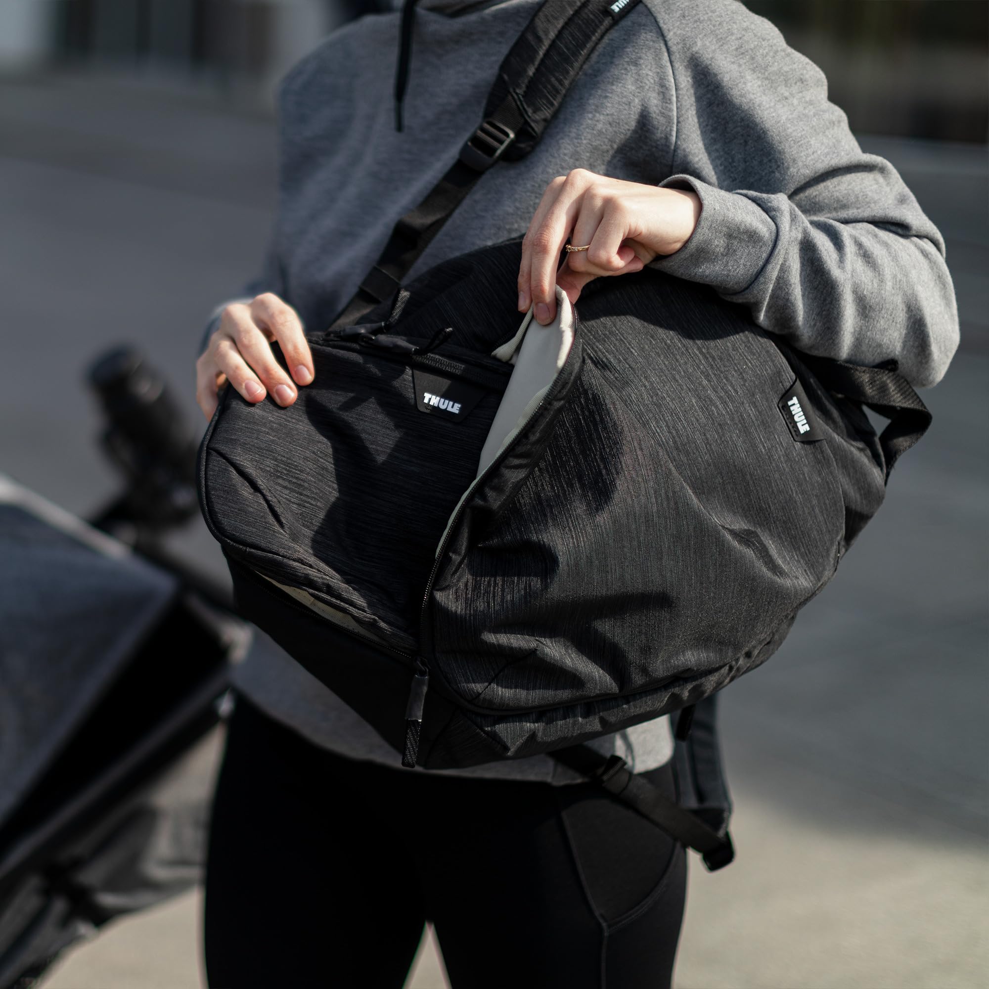 thule-changing-backpack-diaper-bag-backpack-with-removable-pod-changing-mat-and- image 6