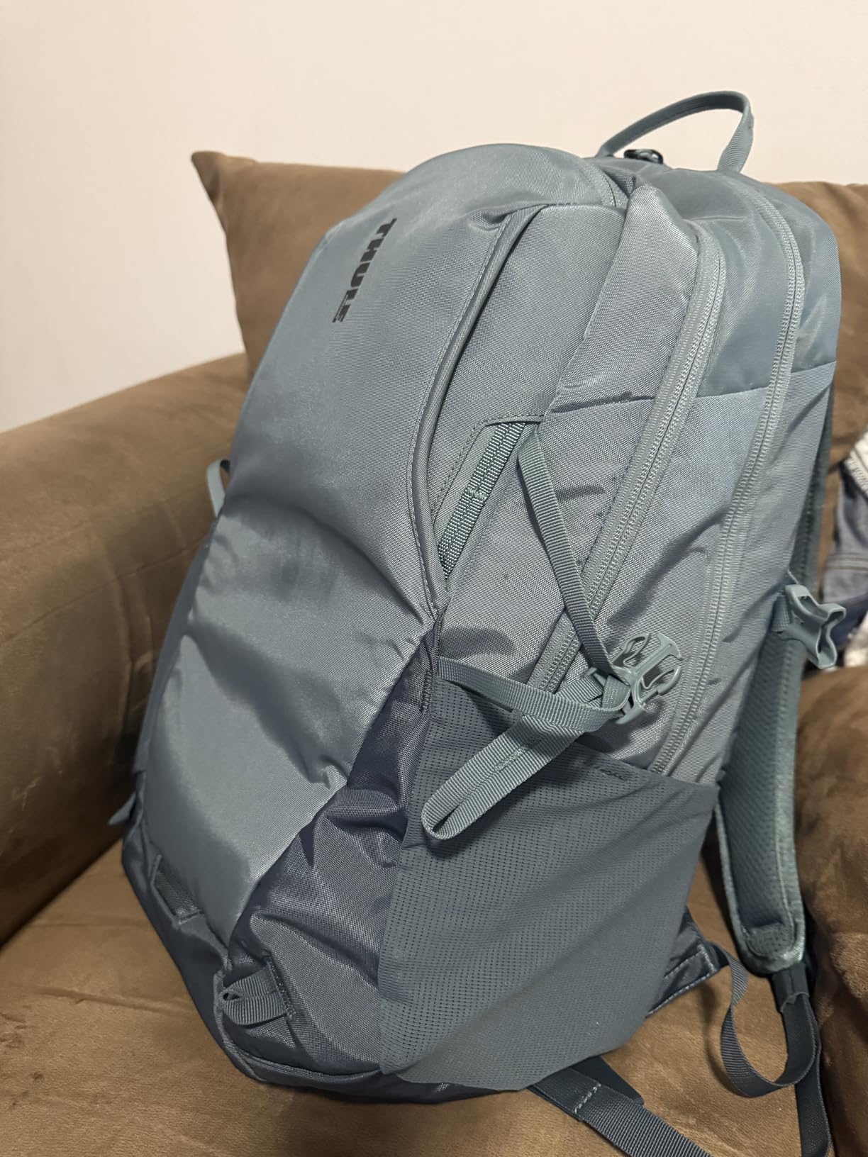 Good backpack, but the color is a bit dull