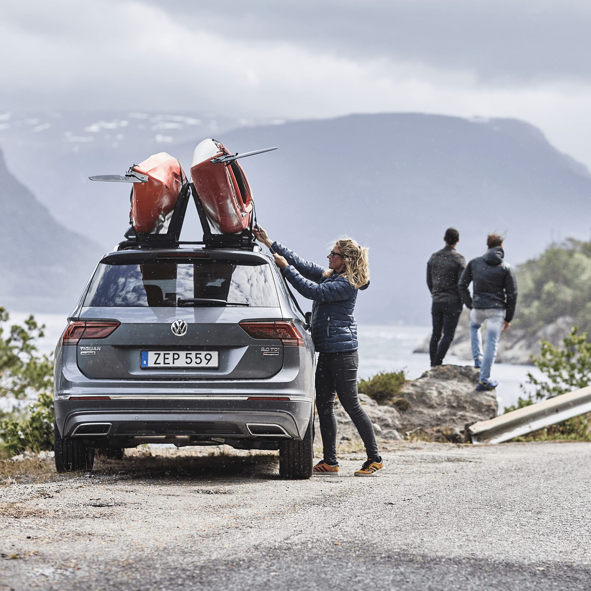 thule-hull-a-port-aero-rooftop-kayak-rack-carries-1-kayak-anti-theft-design-fold image 5