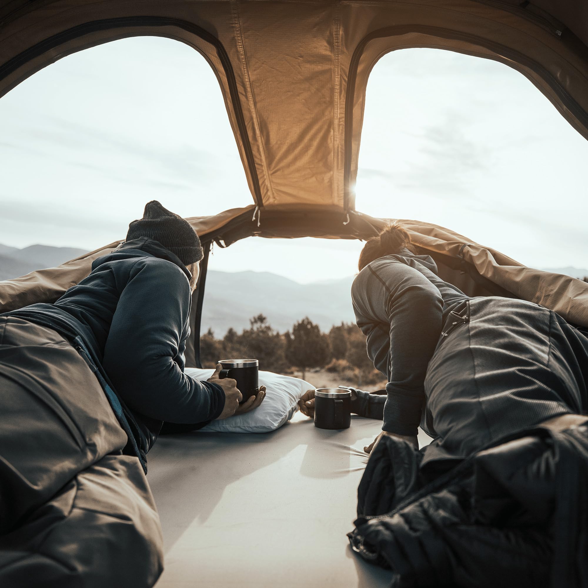 thule-approach-medium-rooftop-tent image 6
