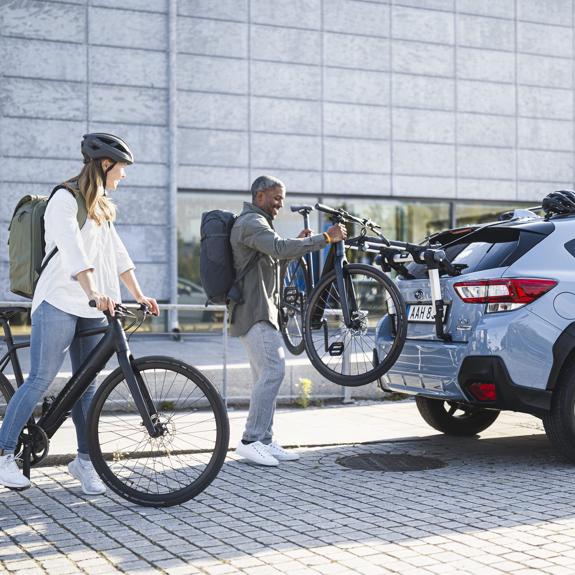 thule-outway-trunk-mount-bike-rack-fits-most-vehicles-including-spoilers image 3