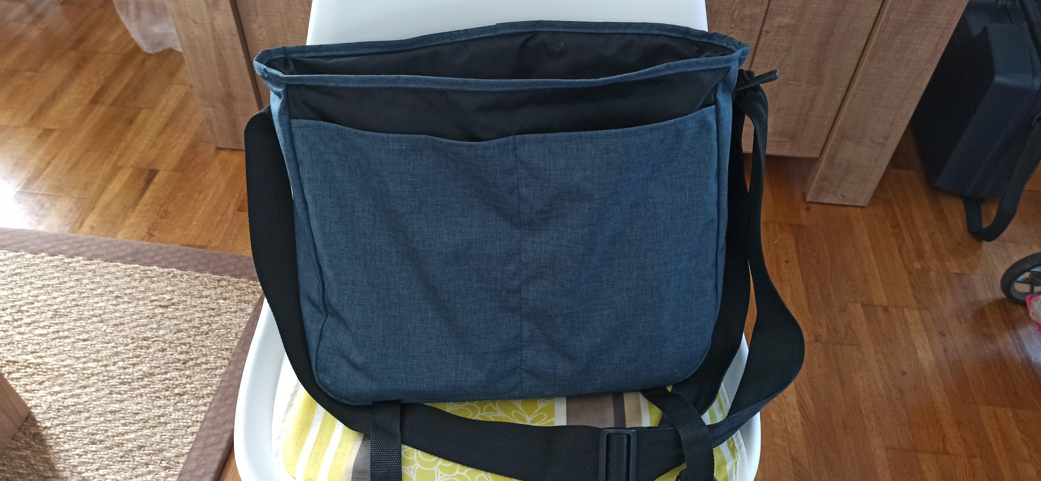 Roomy but no water bottle pocket
