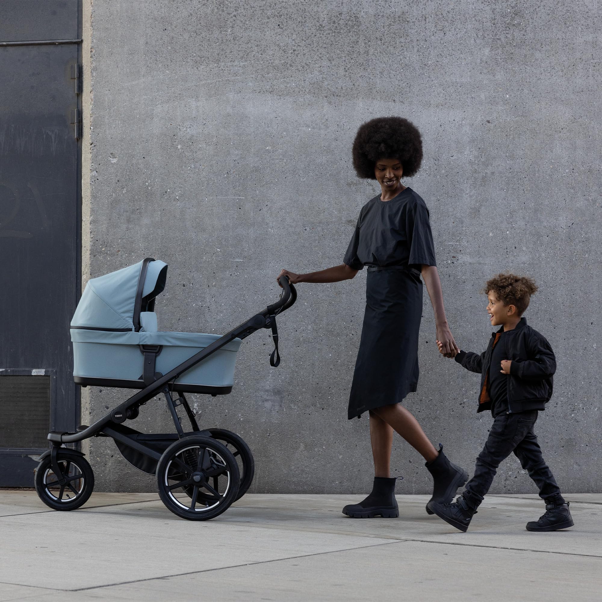 thule-bassinet-with-extendable-canopy-for-glide-3-urban-glide-3-sleek-2-spring-2 image 7