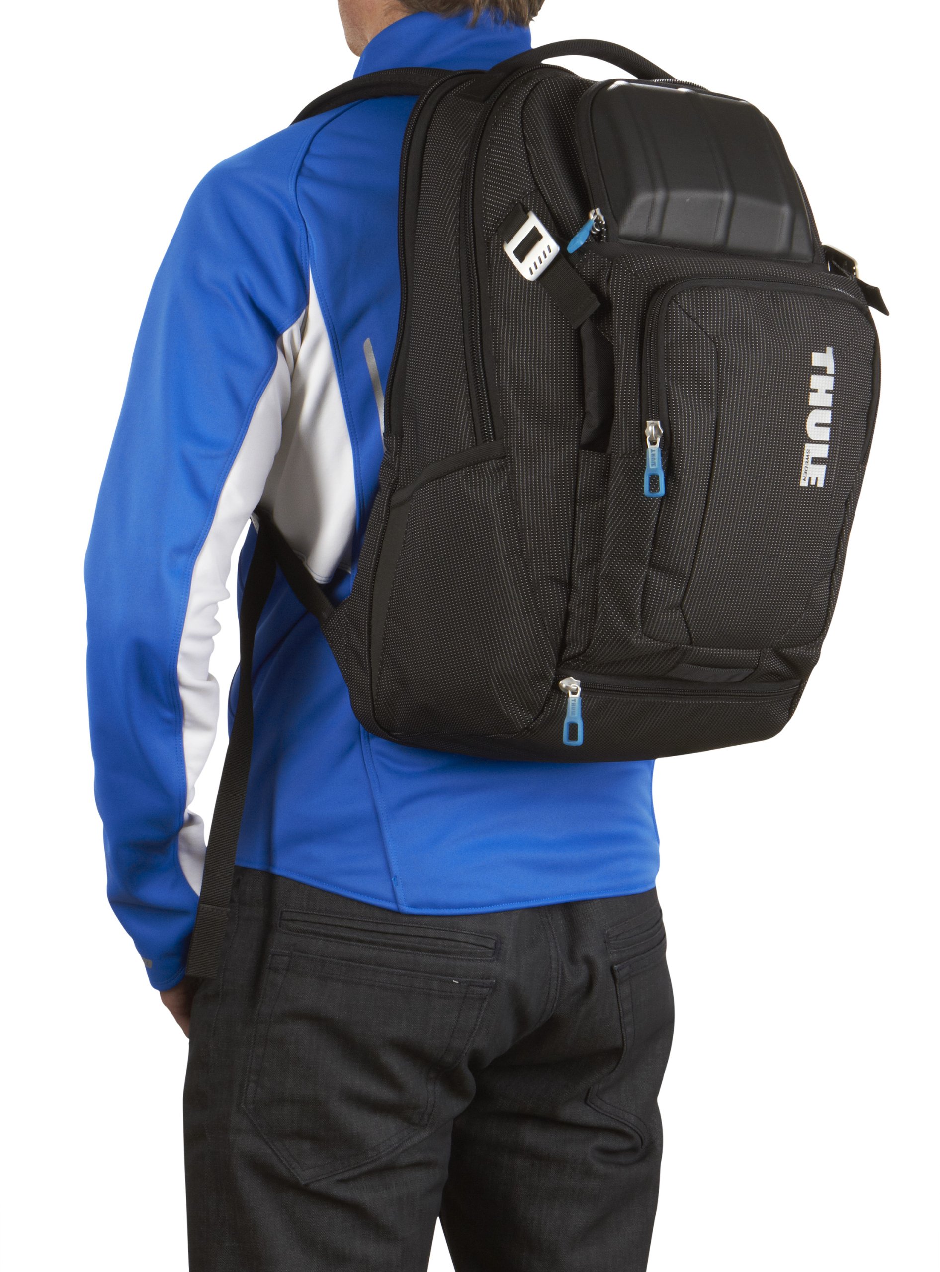 thule-crossover-32l-travel-backpack-for-15-laptop-crush-proof-sunglass-pocket image 8