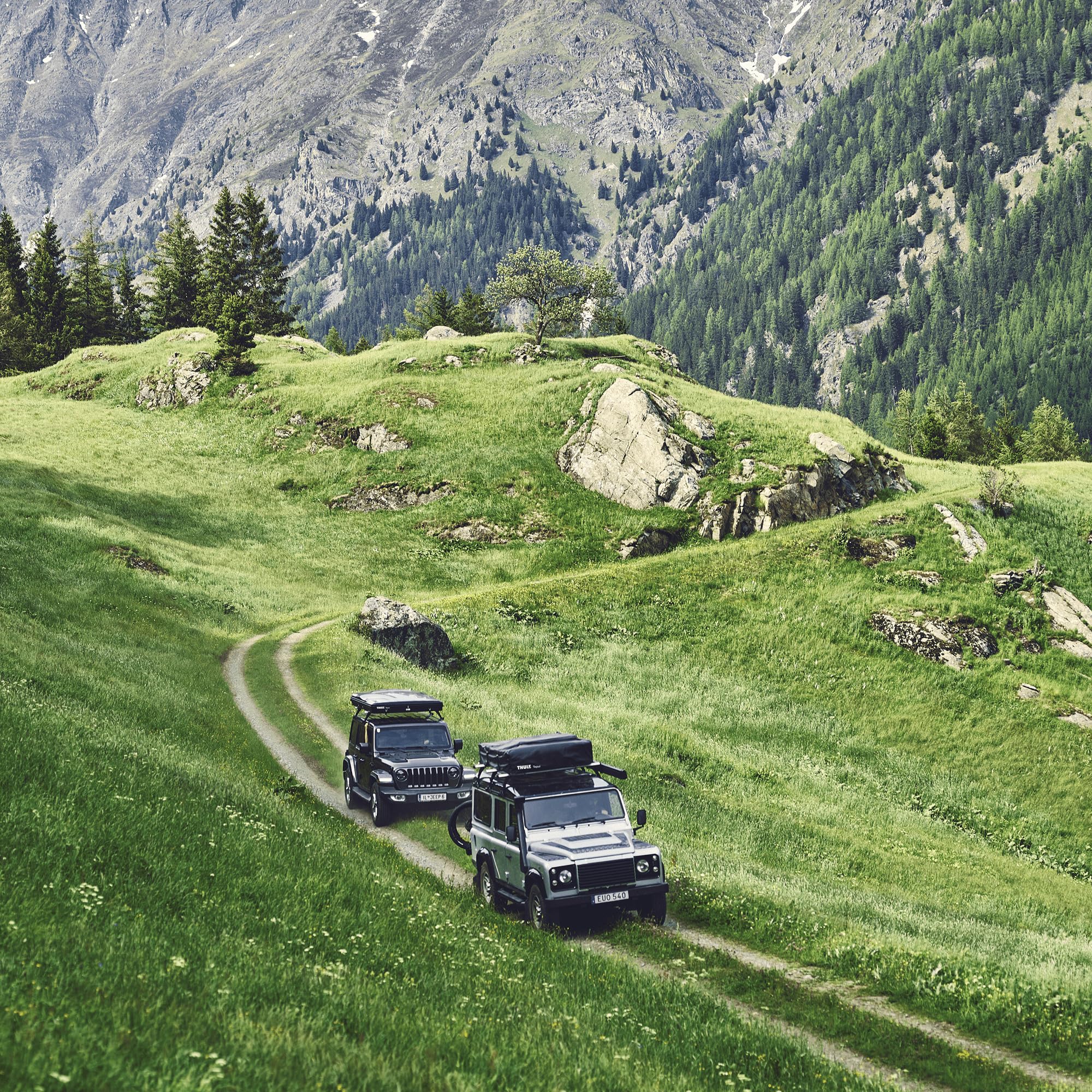 thule-basin-rooftop-tent-auto-deploys-converts-to-cargo-carrier-2-person image 6