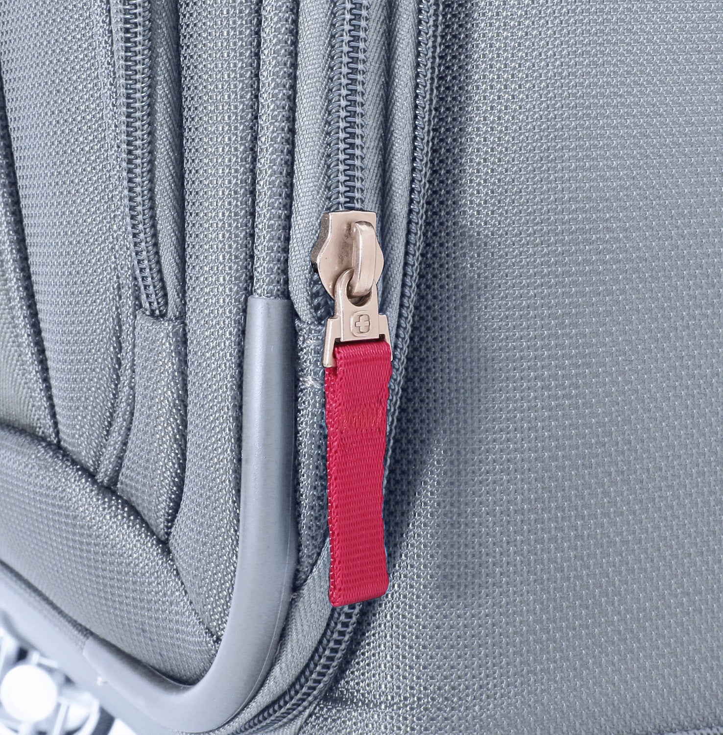 swissgear-tensilite-large-checked-spinner-29-expandable-luggage-hard-side-hybrid image 7
